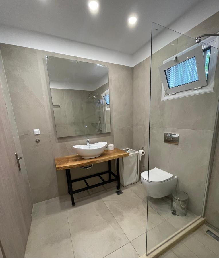 Central Luxury Apartment In Paralia Ofryniou Офринион Екстериор снимка