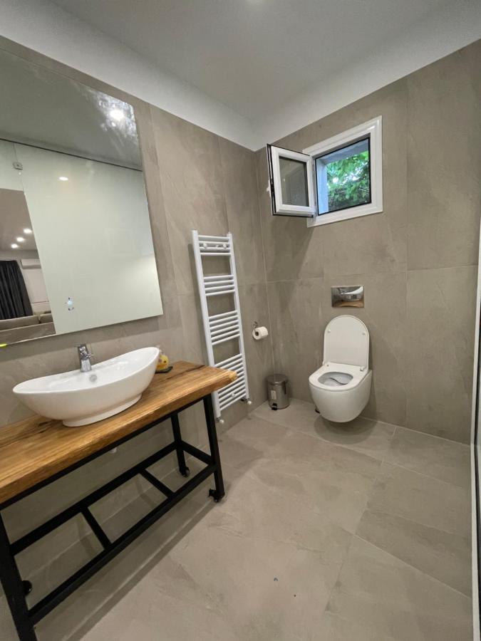 Central Luxury Apartment In Paralia Ofryniou Офринион Екстериор снимка