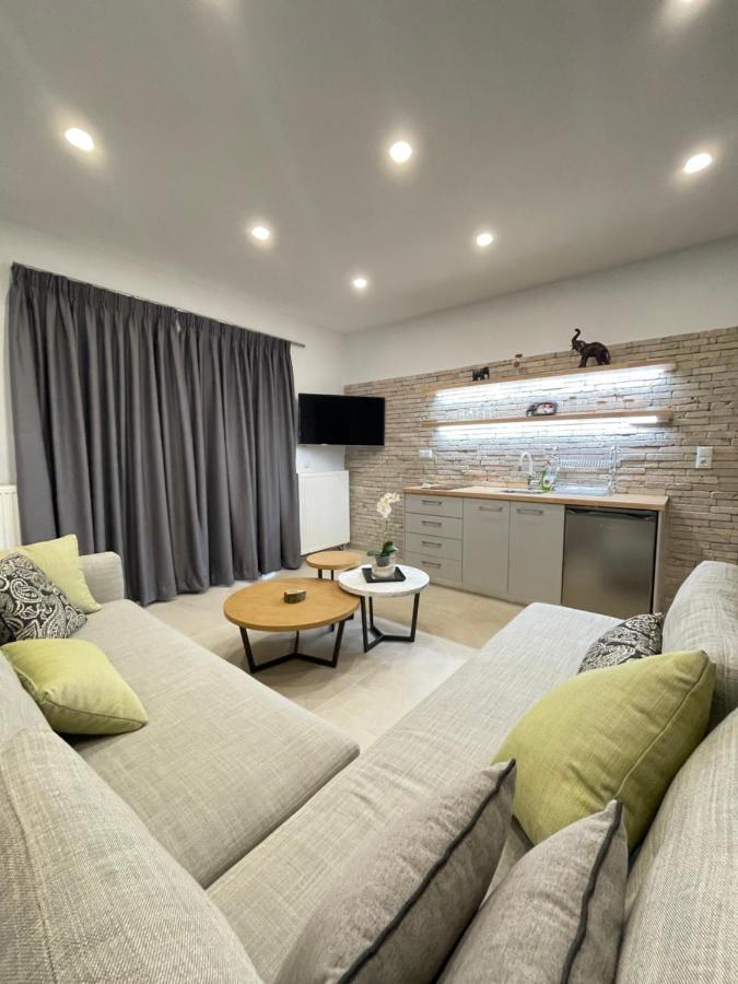 Central Luxury Apartment In Paralia Ofryniou Офринион Екстериор снимка