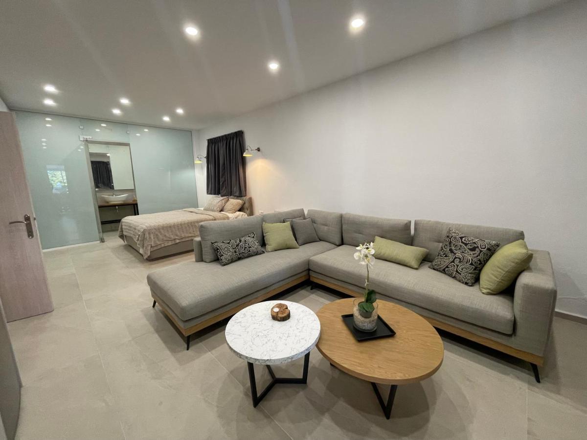 Central Luxury Apartment In Paralia Ofryniou Офринион Екстериор снимка