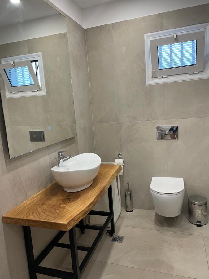 Central Luxury Apartment In Paralia Ofryniou Офринион Екстериор снимка